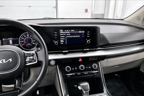 2023 Kia Carnival LX