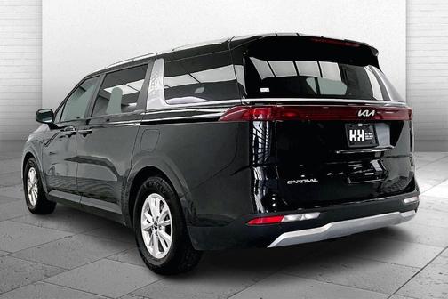 2023 Kia Carnival LX