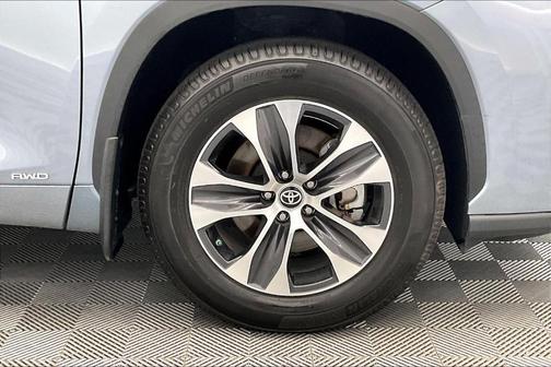 2021 Toyota Highlander Hybrid XLE