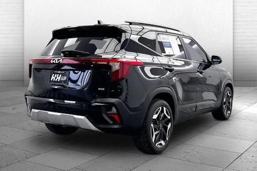 Fusion Orange 2024 Kia Seltos SX