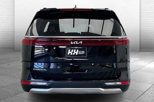 2024 Kia Carnival SX