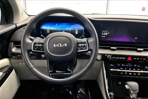 2024 Kia Carnival SX