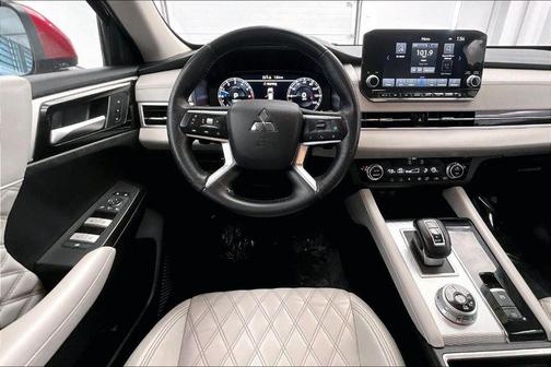 2023 Mitsubishi Outlander SEL