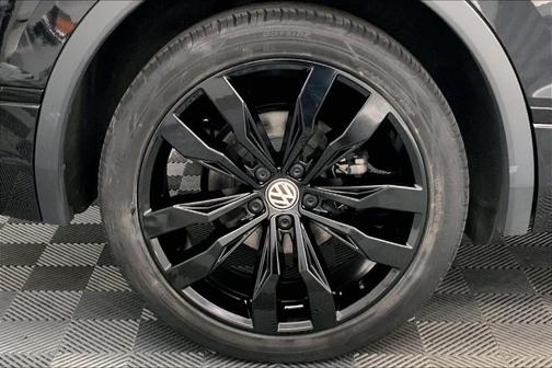 2021 Volkswagen Tiguan 2.0T SE R-Line Black