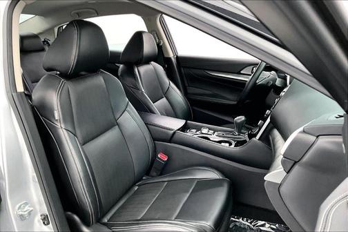 2023 Nissan Maxima SV