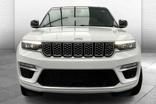 2022 Jeep Grand Cherokee Summit
