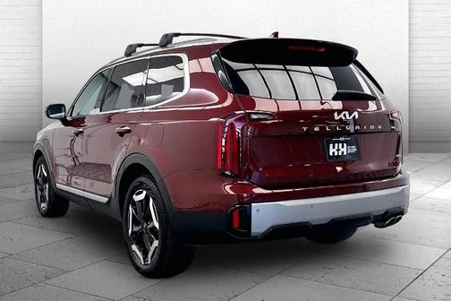 Red 2023 Kia Telluride S