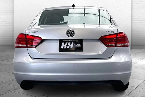 Reflex Silver Metallic 2014 Volkswagen Passat SE