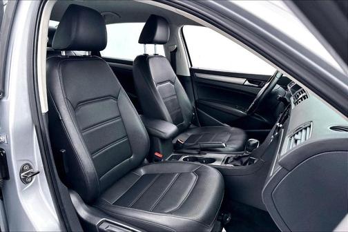 Reflex Silver Metallic 2014 Volkswagen Passat SE