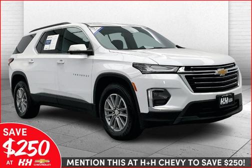 2022 Chevrolet Traverse LT Cloth