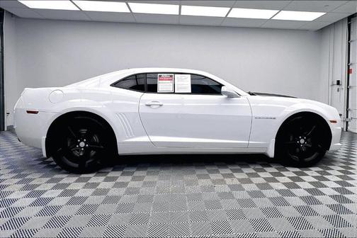 Summit White 2011 Chevrolet Camaro 2SS