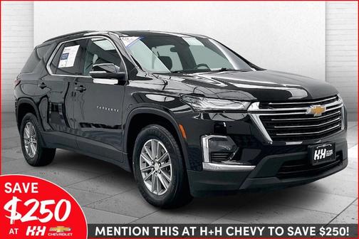 2022 Chevrolet Traverse LT Cloth