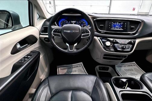 2017 Chrysler Pacifica Touring-L