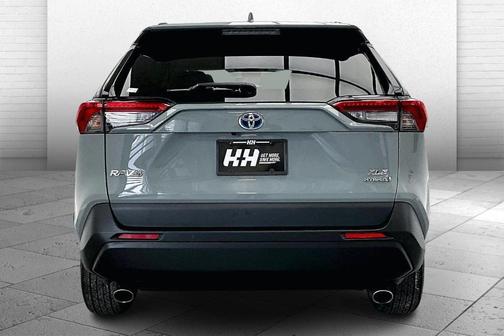 2022 Toyota RAV4 Hybrid XLE Premium
