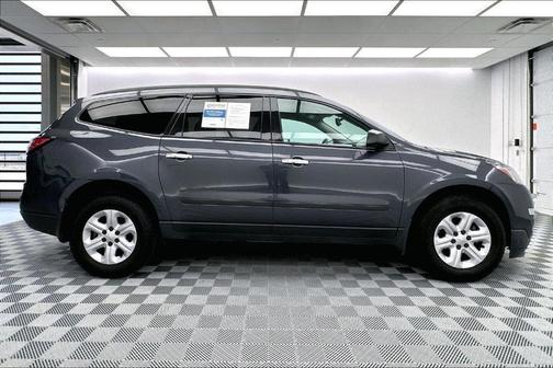 Cyber Gray Metallic 2014 Chevrolet Traverse LS