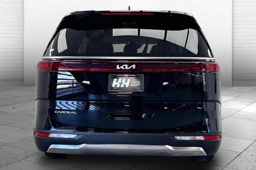 2024 Kia Carnival SX