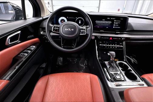 2024 Kia Carnival SX