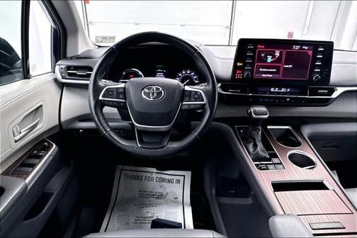2021 Toyota Sienna XLE