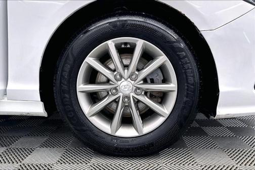 2018 Hyundai SONATA SE