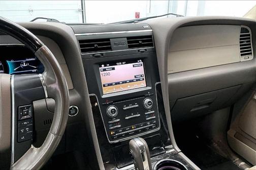2017 Lincoln Navigator Select