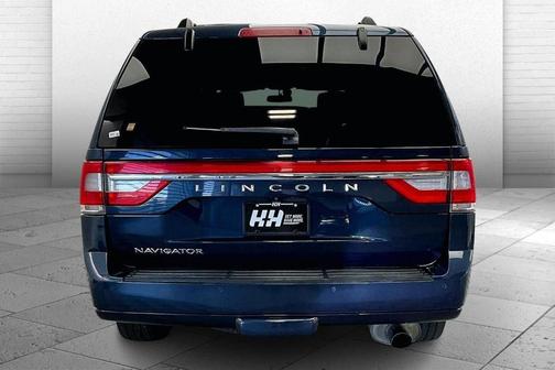 2017 Lincoln Navigator Select