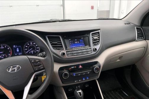 2017 Hyundai TUCSON SE