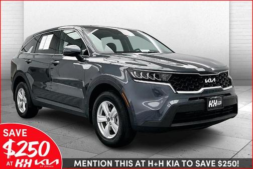 2022 Kia Sorento LX