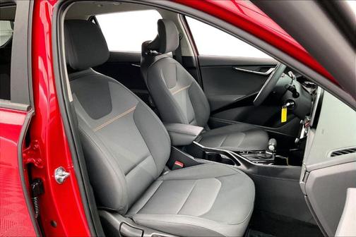 2024 Kia Niro LX