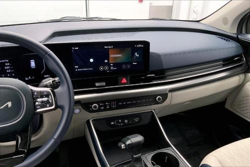 2025 Kia Carnival SX