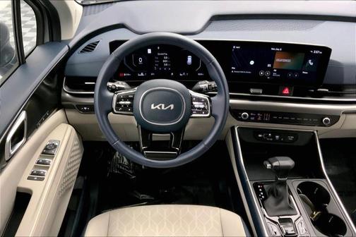2025 Kia Carnival SX