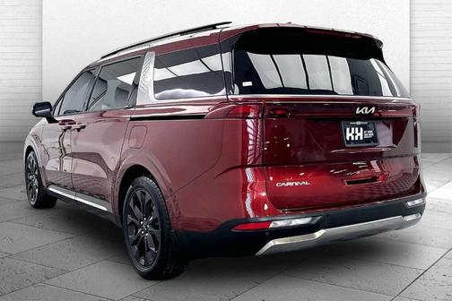 2023 Kia Carnival SX