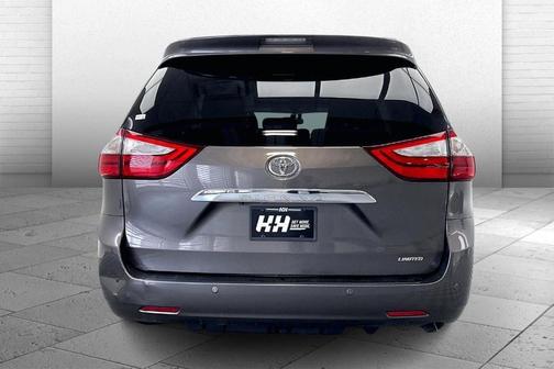 2017 Toyota Sienna XLE