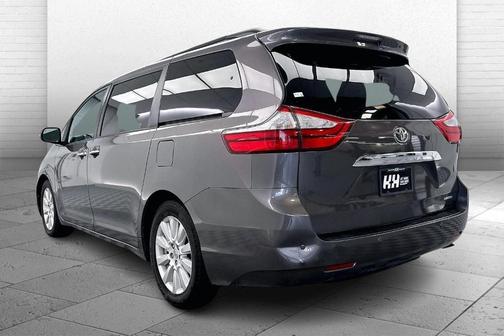 2017 Toyota Sienna XLE
