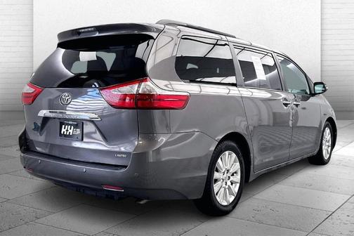 2017 Toyota Sienna XLE