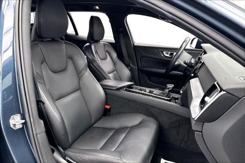 2020 Volvo V60 T5 Momentum