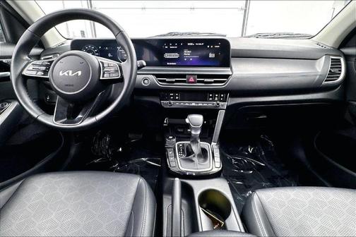 Blue 2024 Kia Seltos EX