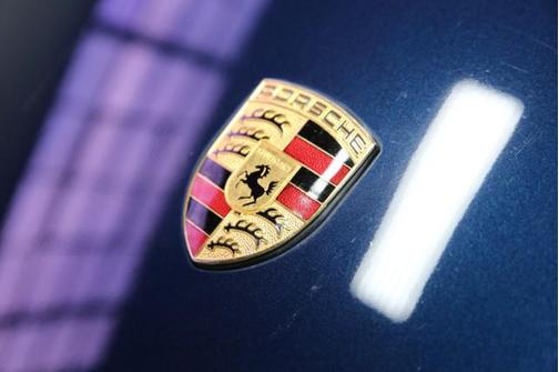 2000 Porsche 911 Carrera (M6)