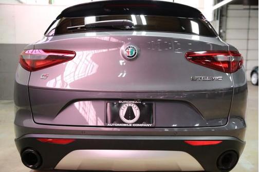 2018 Alfa Romeo Stelvio Sport