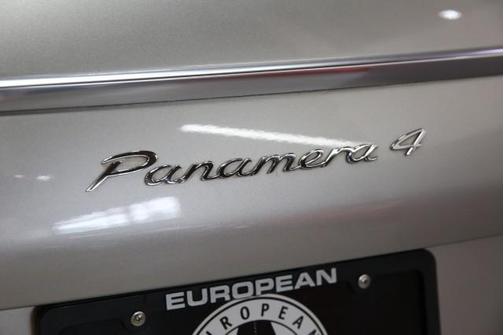 2011 Porsche Panamera 4