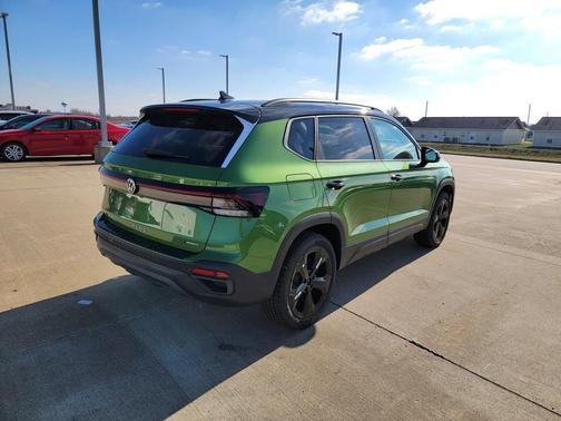 2026 Volkswagen Taos SE