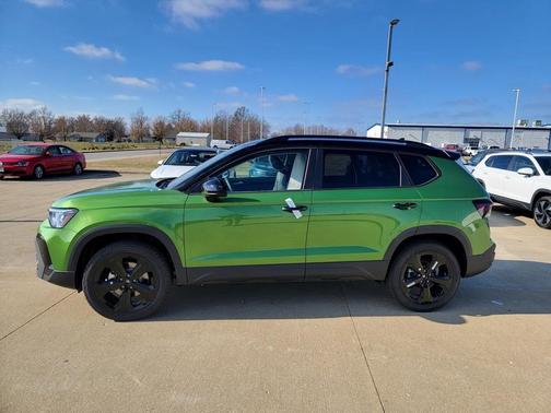 2026 Volkswagen Taos SE