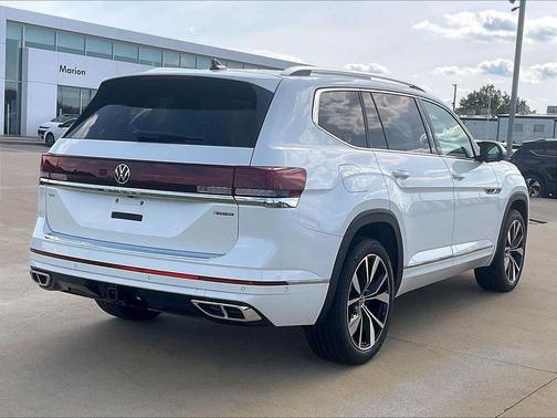 Opal White Pearl 2026 Volkswagen Atlas 2.0T SEL Premium R-Line