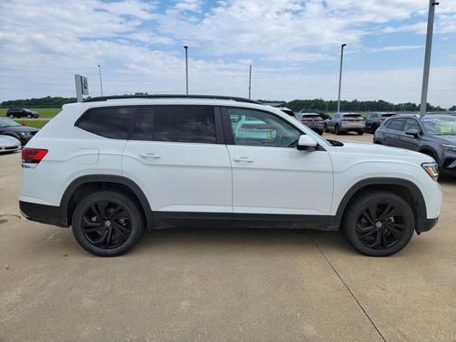 2022 Volkswagen Atlas 3.6L SE w/Technology