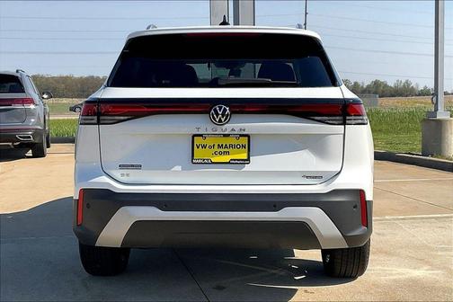 2026 Volkswagen Tiguan 2.0T SE