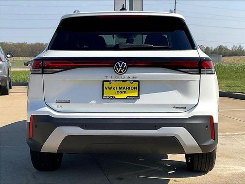 Pure White 2026 Volkswagen Tiguan 2.0T SE