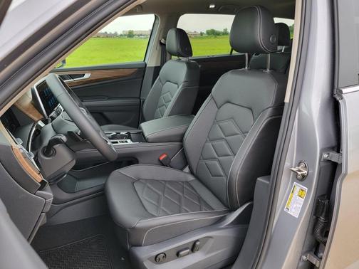 2025 Volkswagen Atlas 2.0T SE