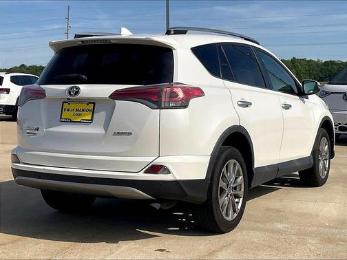 Blizzard Pearl 2017 Toyota RAV4 Limited