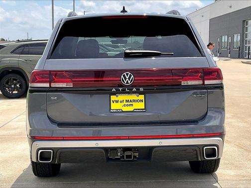 Pure Gray 2026 Volkswagen Atlas 2.0T Peak Edition