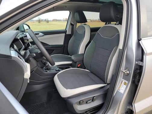 2026 Volkswagen Taos SE