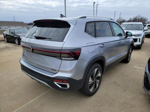 2026 Volkswagen Taos SE